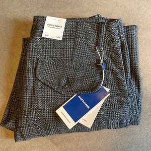 Jack & Jones Paul Flake Grey and Black checkered Dress Joggers. Size 32X32. New.